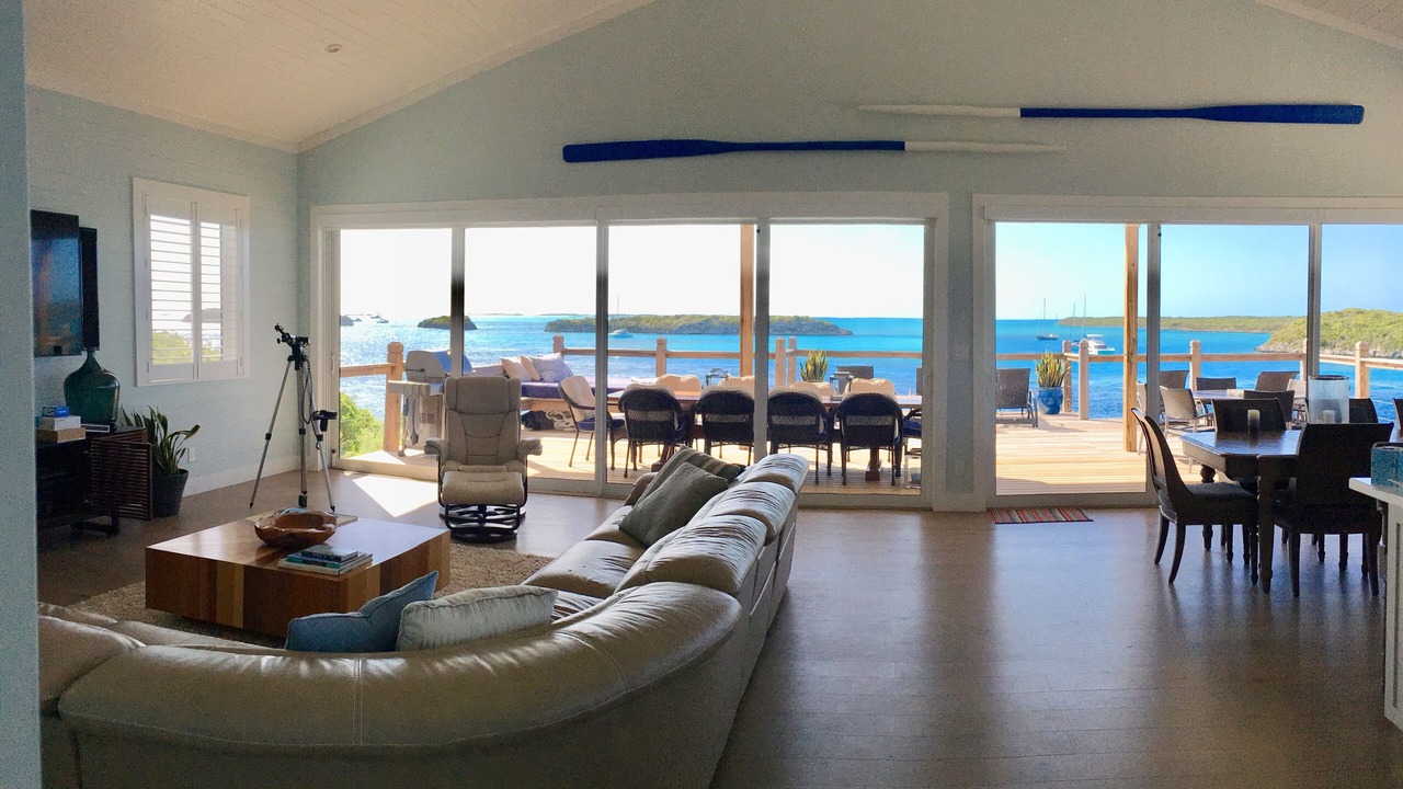 Photo of Livingroom in Staniel Cay