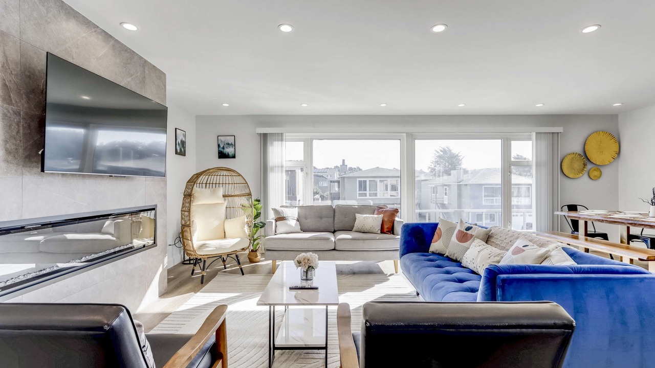Photo of Livingroom in Pacifica