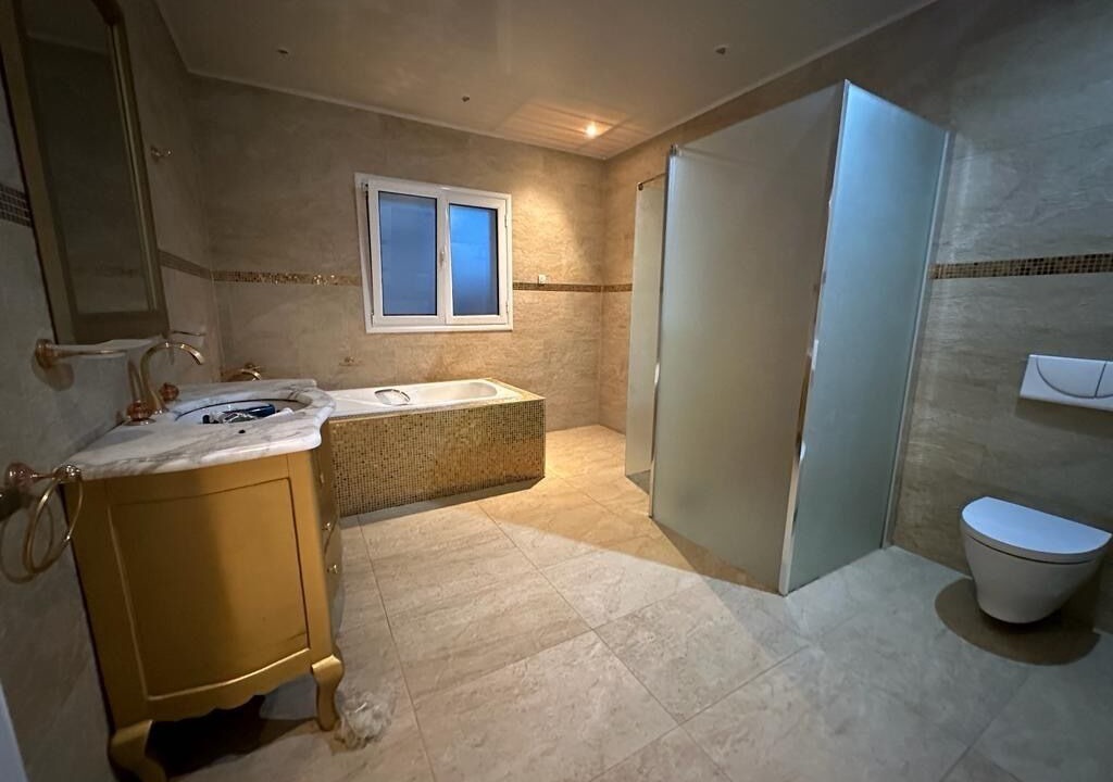 Photo of Bathroom in El Achour