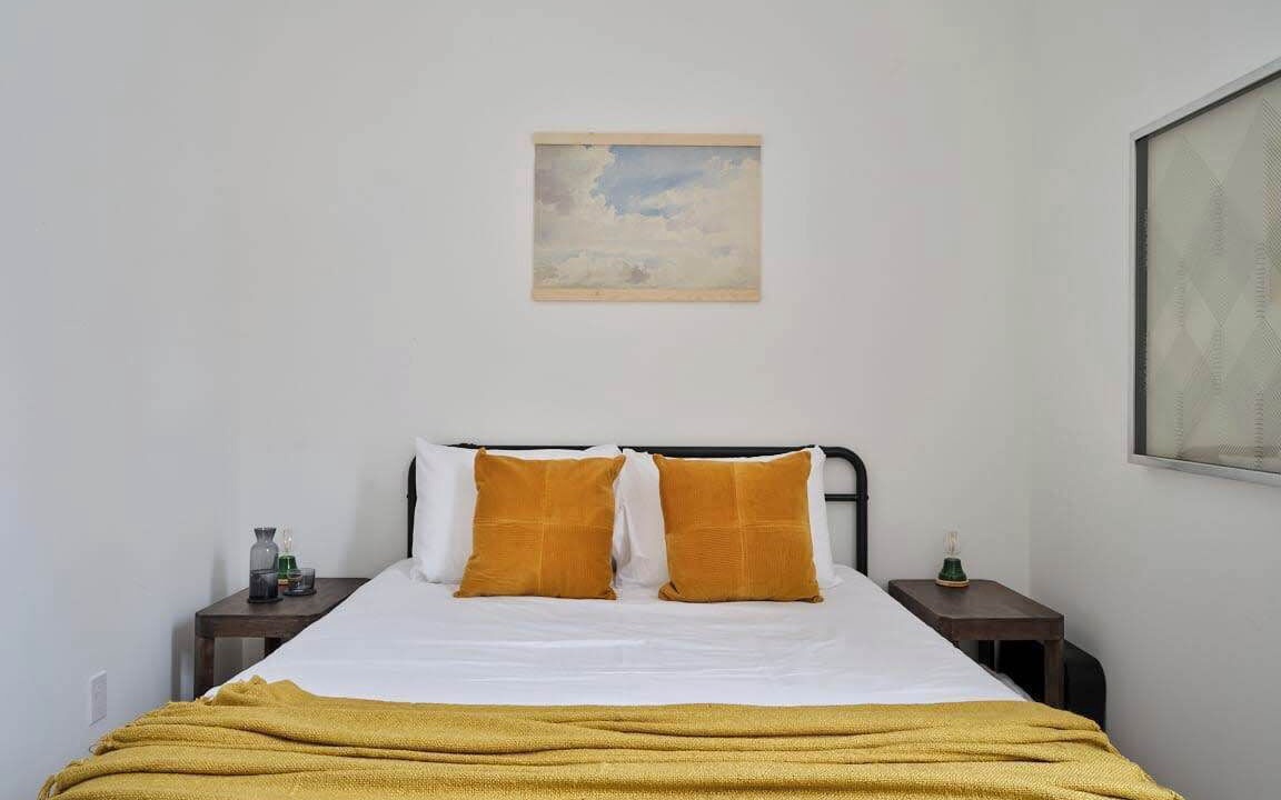 Photo of Bedroom in Roscoe
