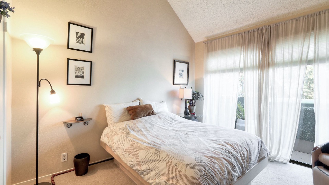 Photo of Bedroom in Redwood Shores