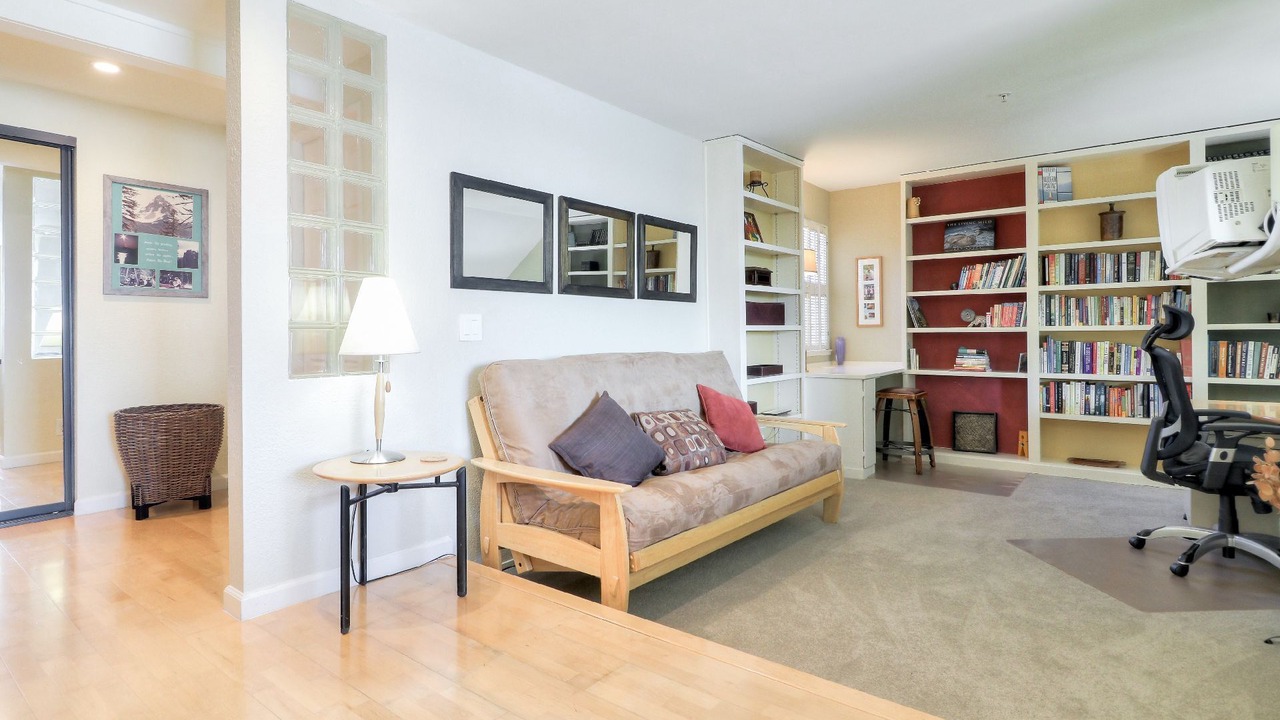 Photo of Livingroom in Redwood Shores