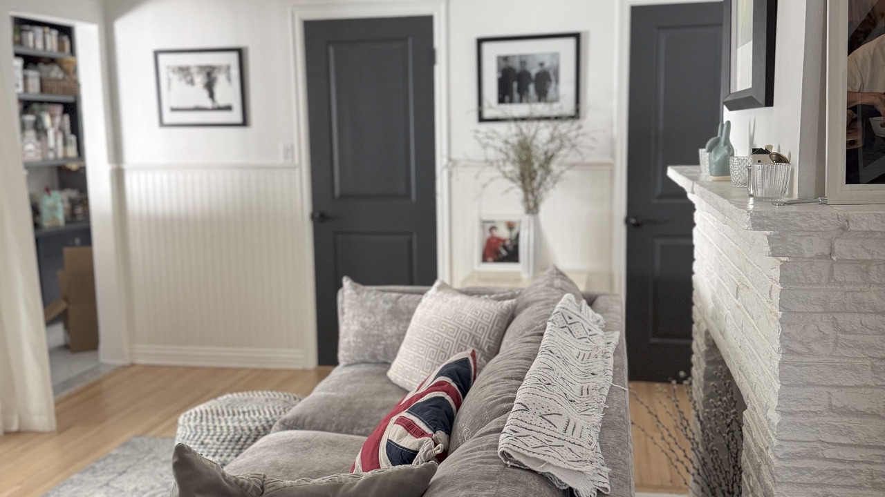Photo of Livingroom in Studio City