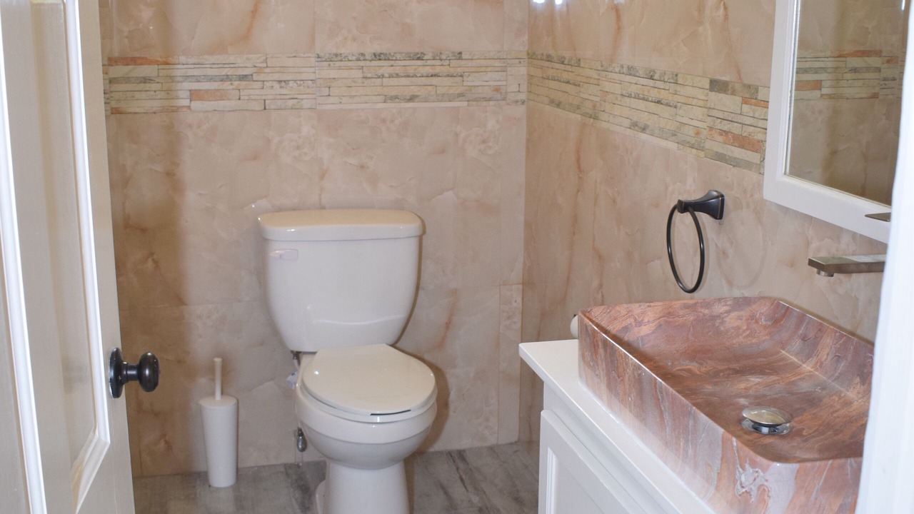 Photo of Bathroom in Moonhole