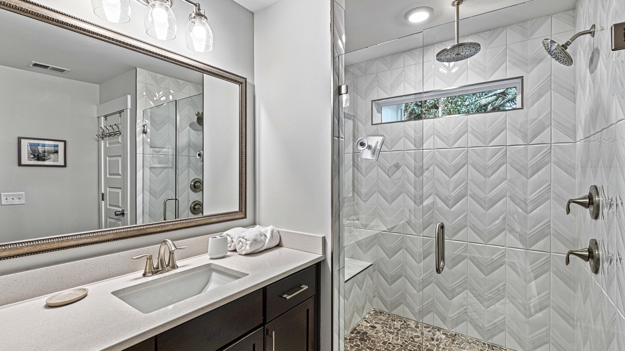 Photo of Bathroom in Folly Field