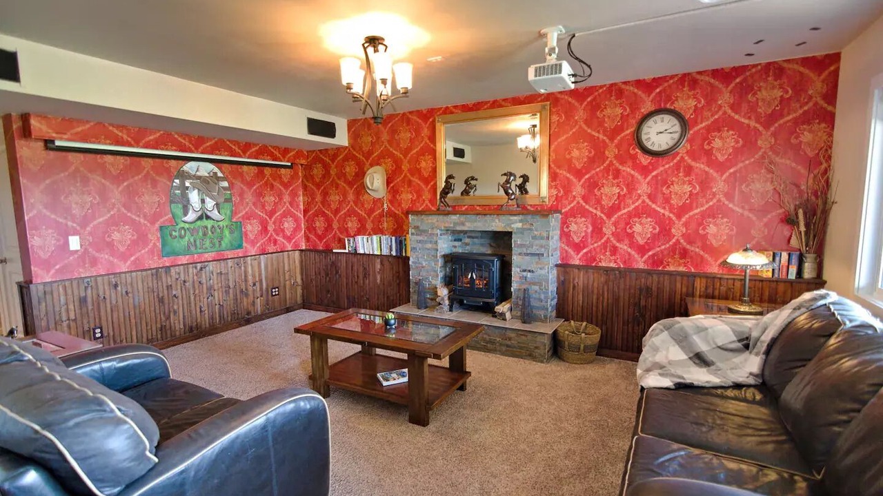 Photo of Livingroom in Cochrane