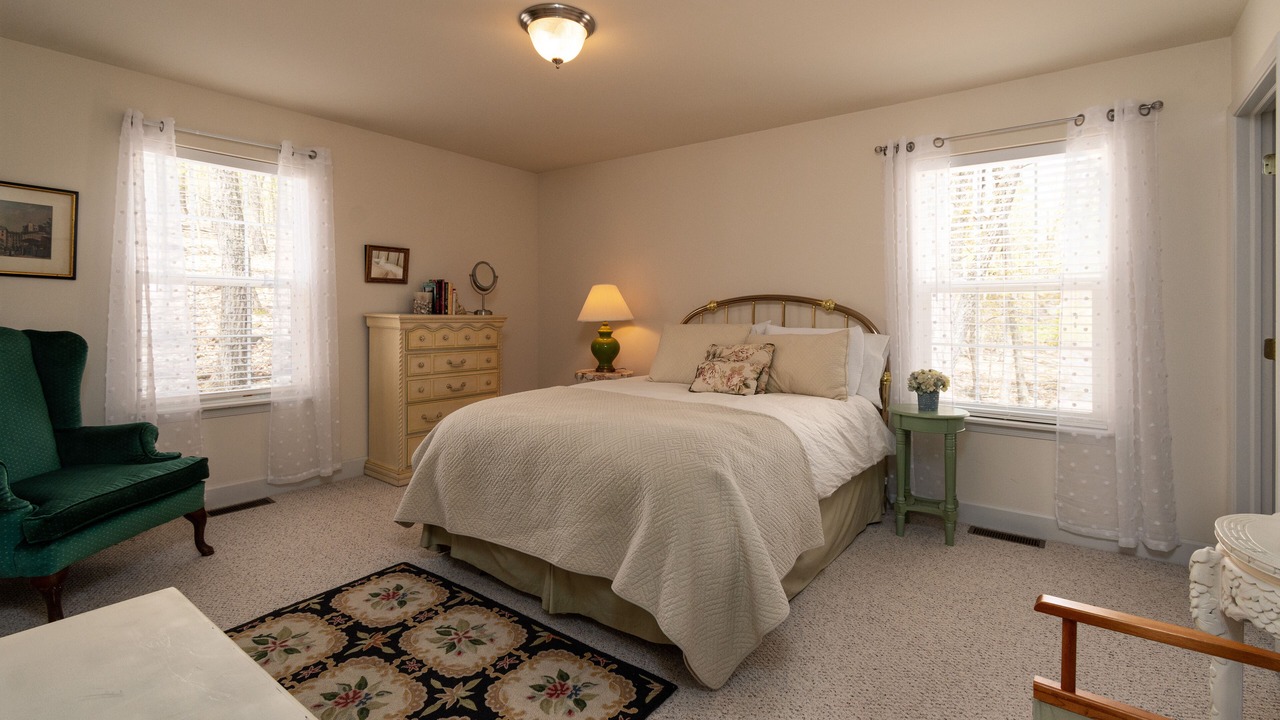 Photo of Bedroom in Rowland