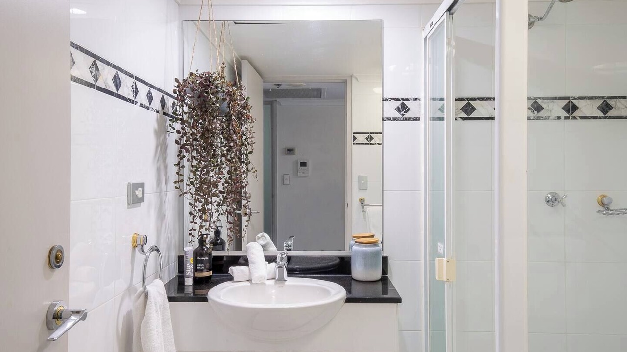 Photo of Bathroom in Haymarket