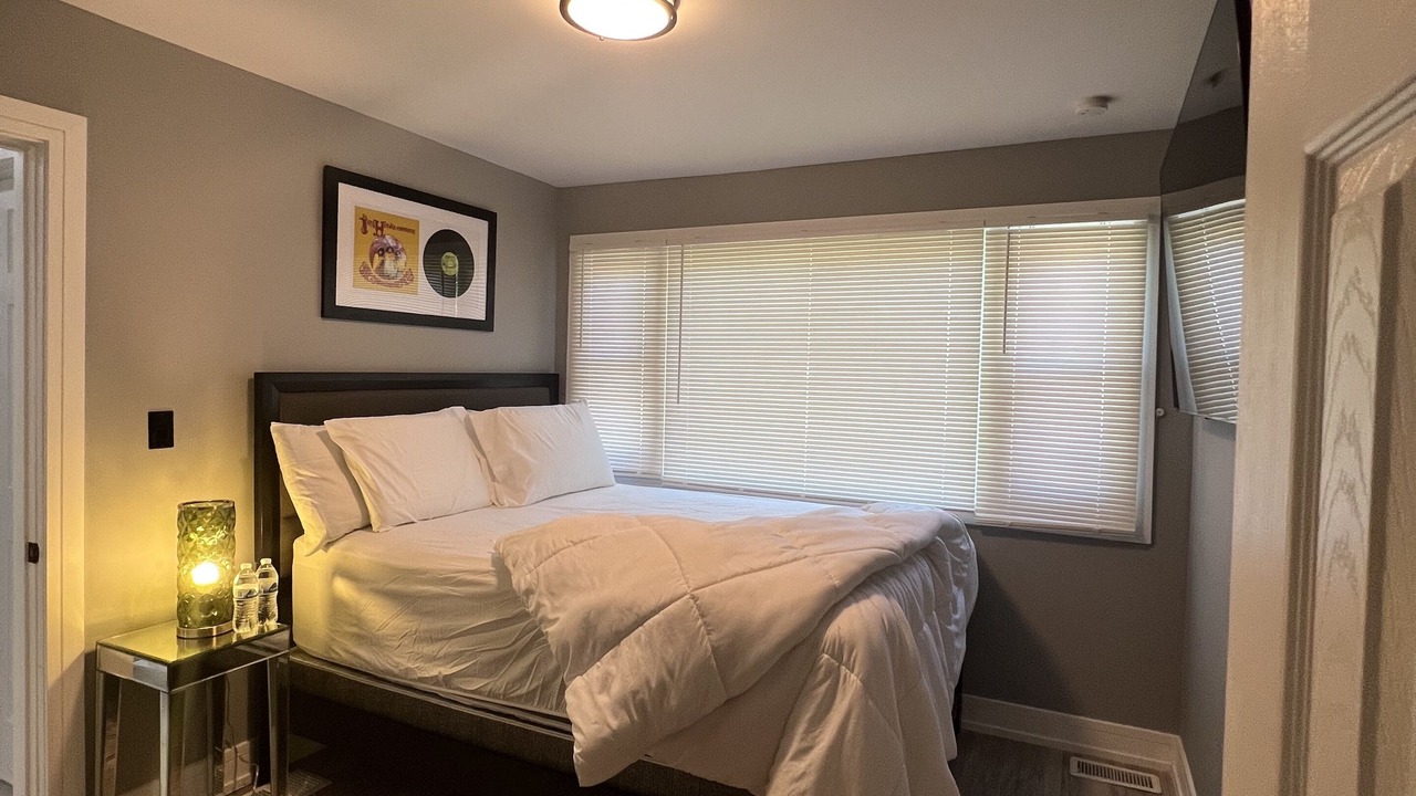 Photo of Bedroom in West Pullman