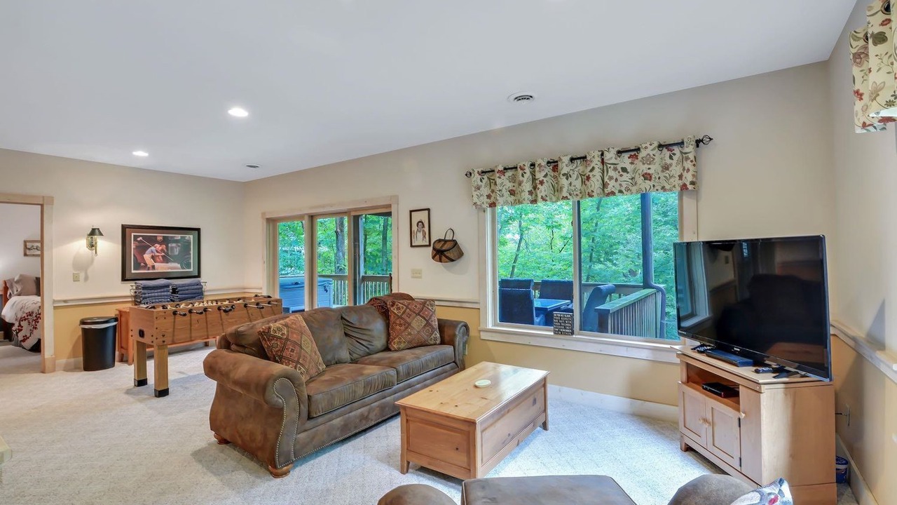 Photo of Livingroom in The Galena Territory