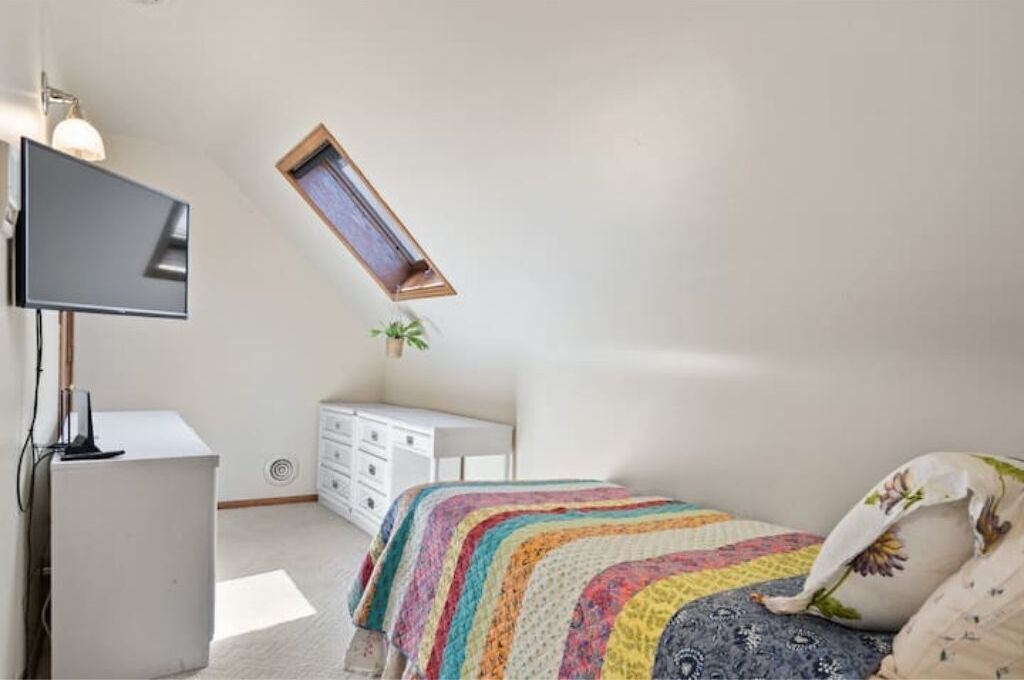 Photo of Bedroom in North Center