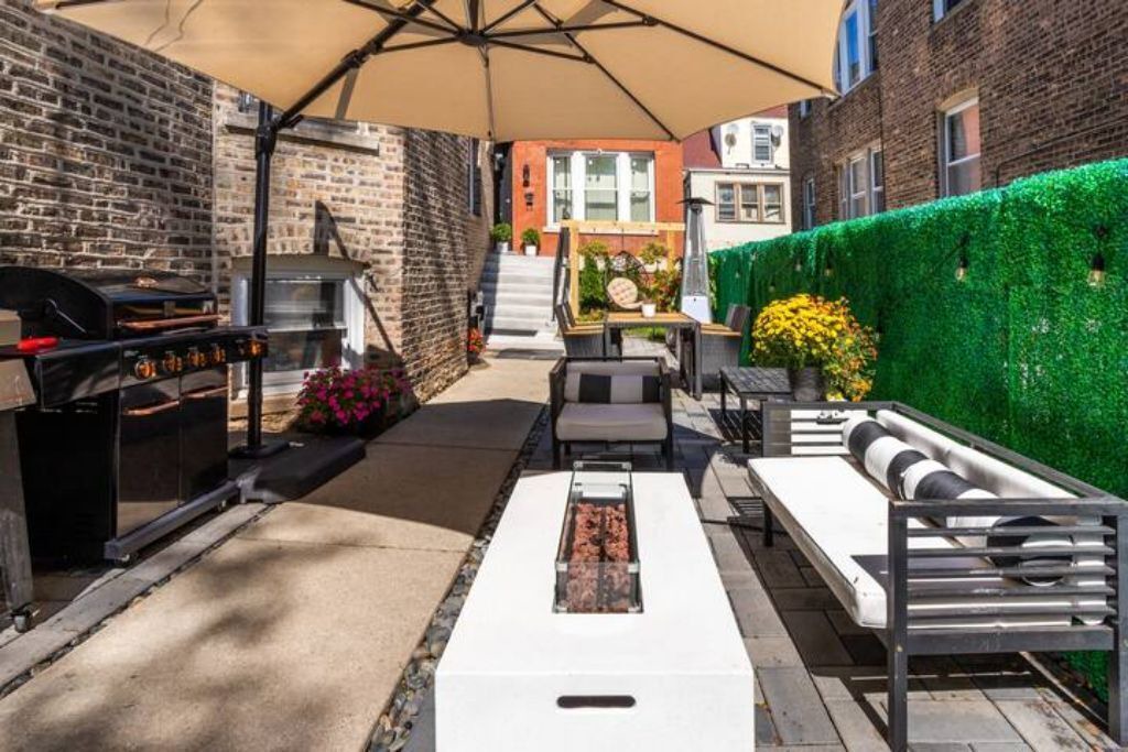 Photo of Outdoor in Uptown