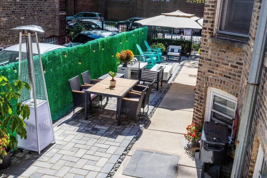 Photo of Outdoor in Uptown
