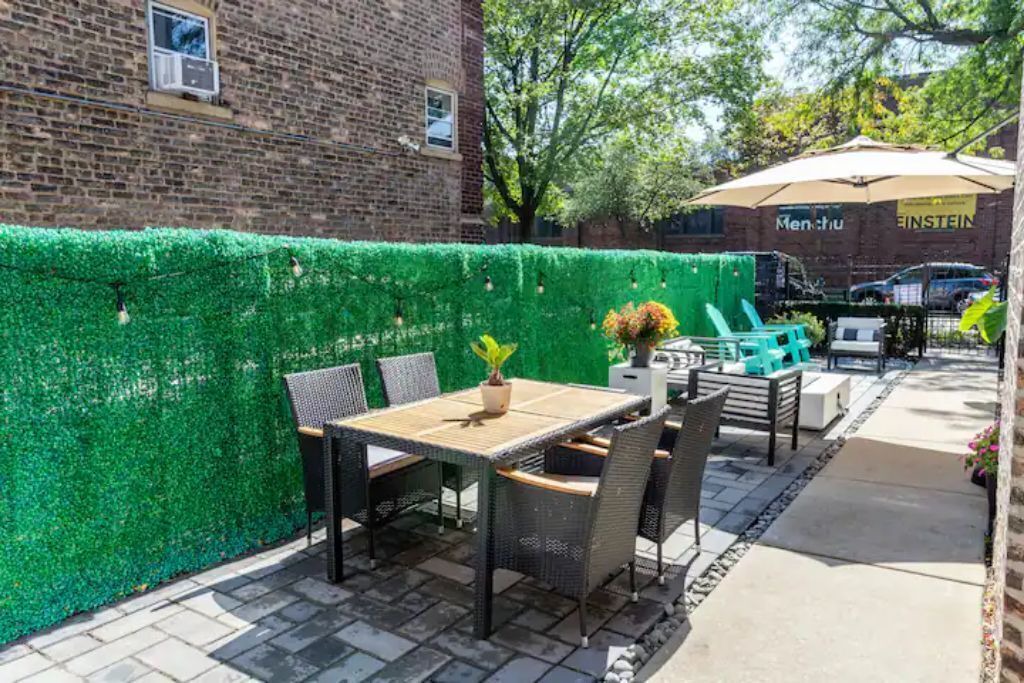 Photo of Outdoor in Uptown