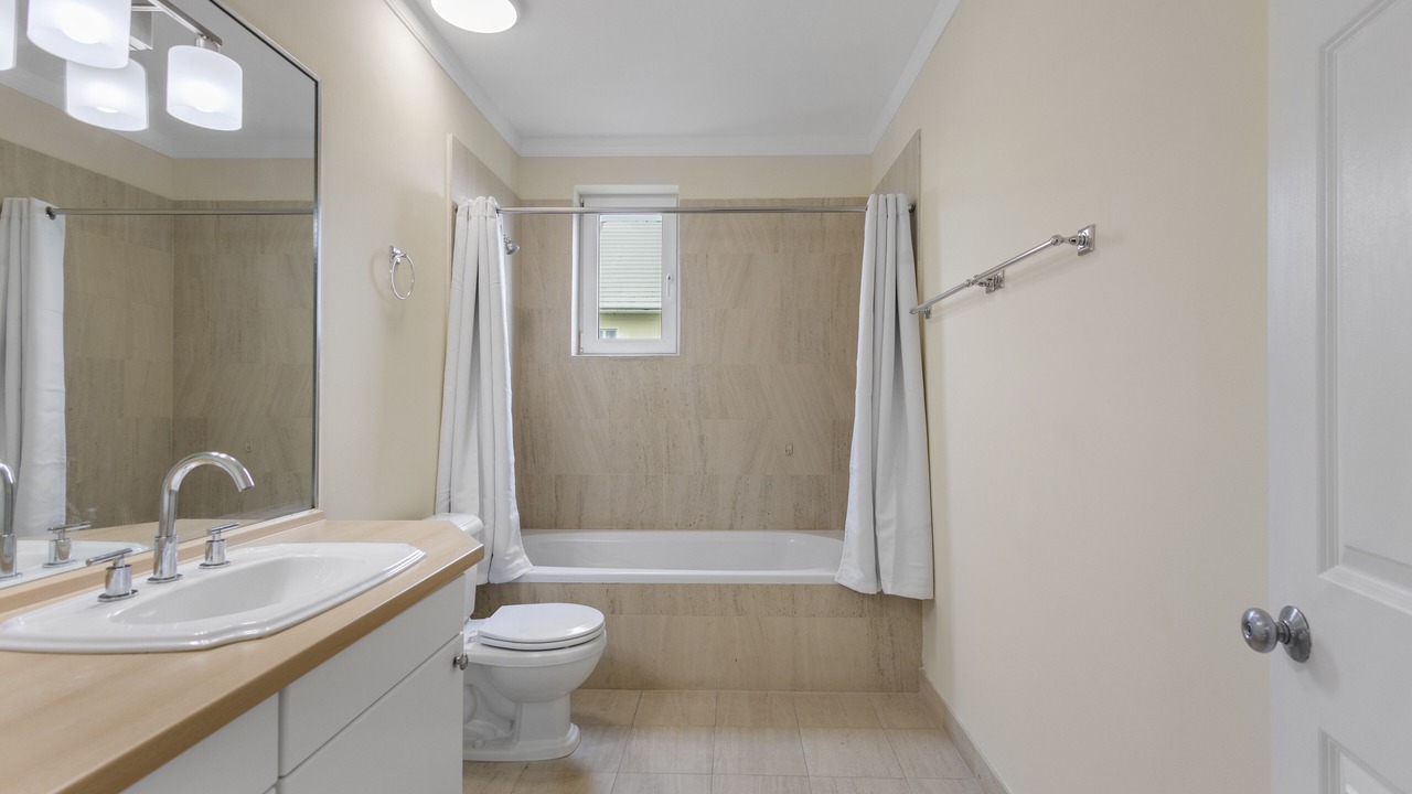 Photo of Bathroom in Paradise Island