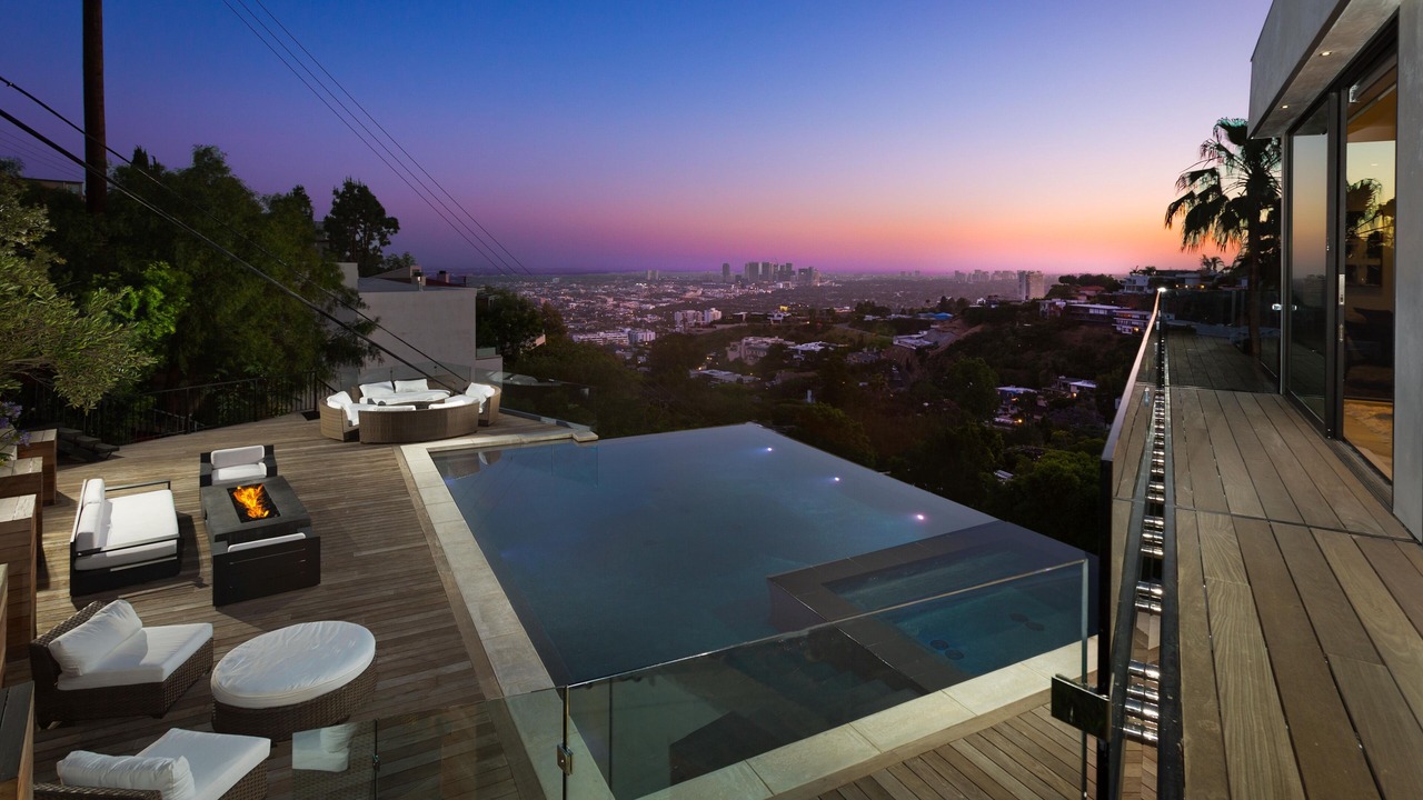 Photo of Outdoor in Hollywood Hills West