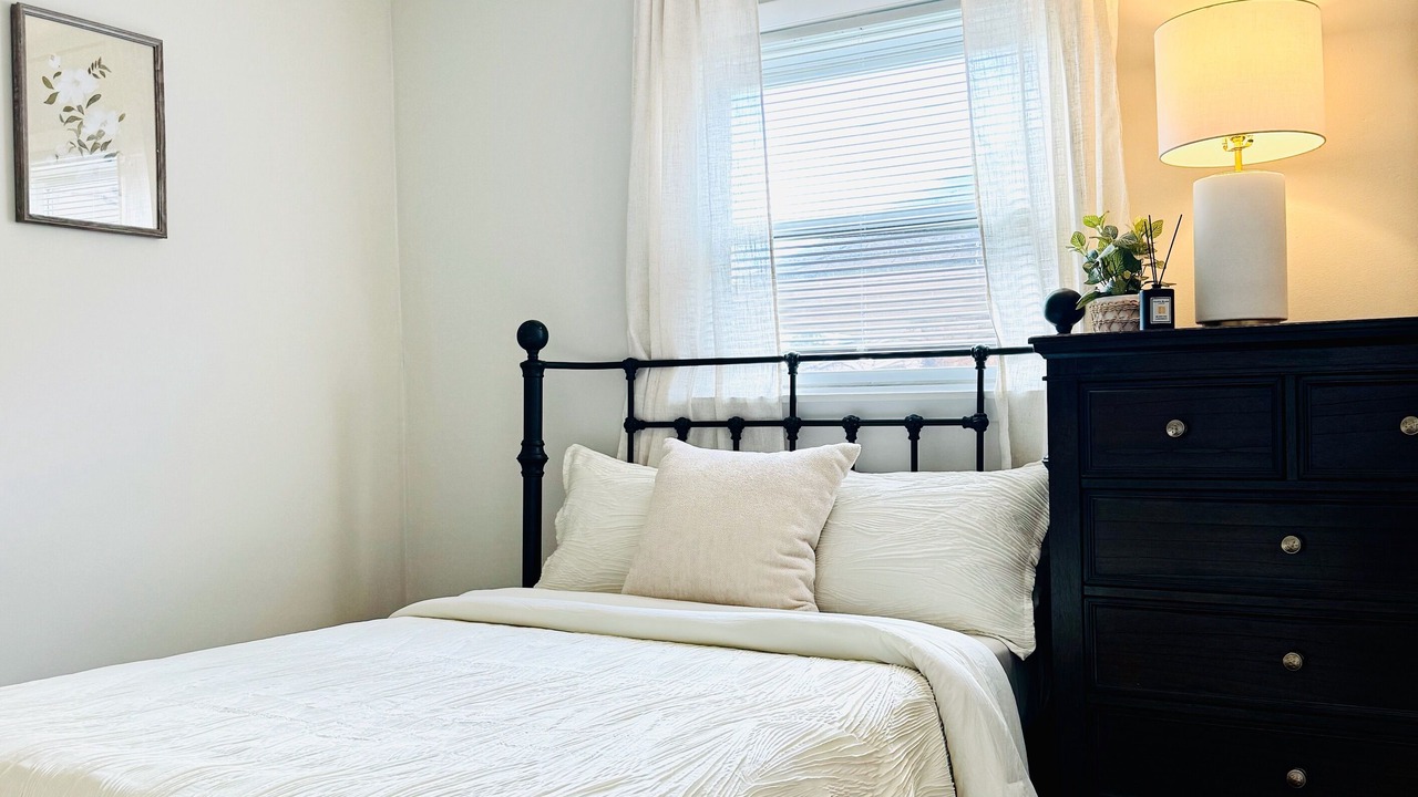 Photo of Bedroom in Forest Park