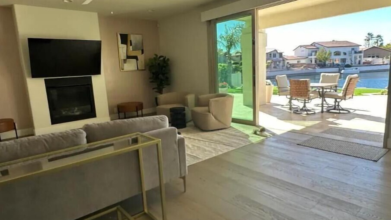Photo of Livingroom in Arrowhead Lakes