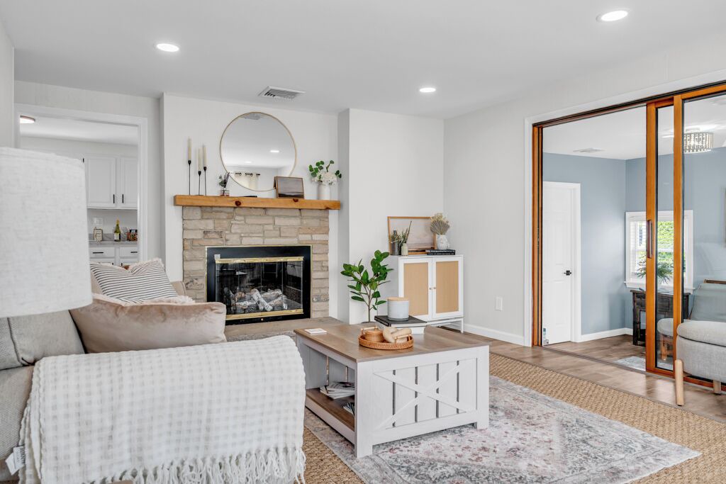 Photo of Livingroom in Old Saybrook