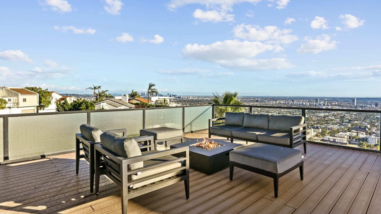 Photo of Patio Balcony in Hollywood Hills West