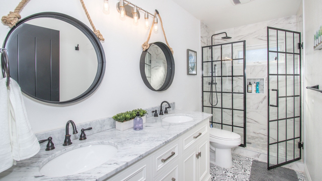 Photo of Bathroom in Pacifica
