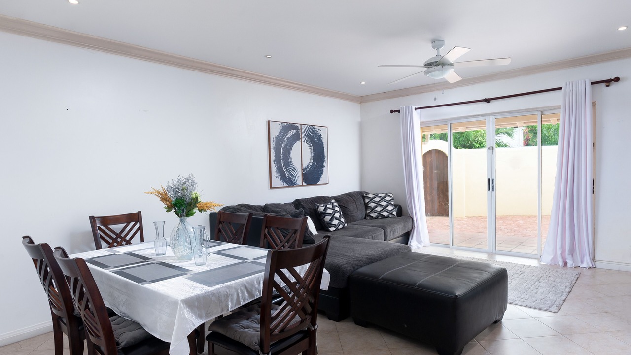 Photo of Livingroom in Folkestone