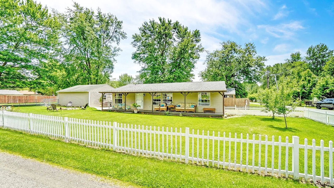 Photo of Outdoor in Lakeview