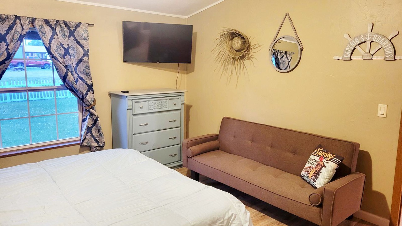 Photo of Bedroom in Lakeview