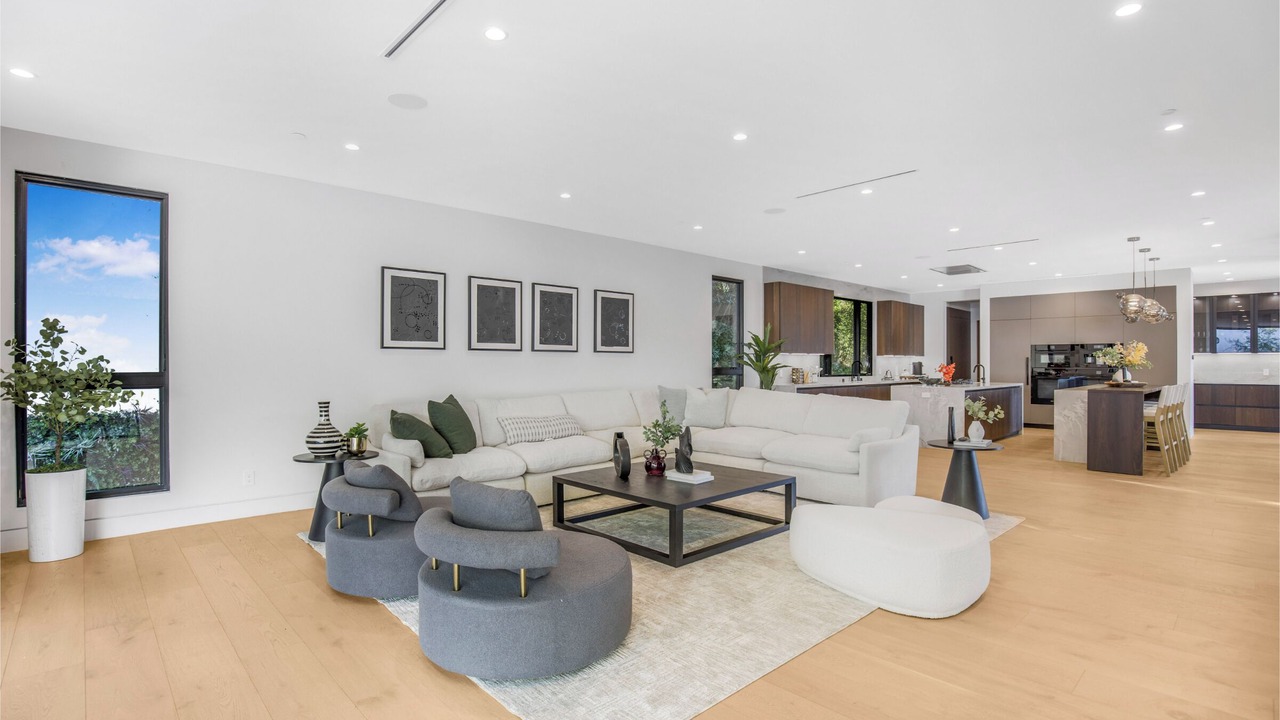 Photo of Livingroom in Sherman Oaks