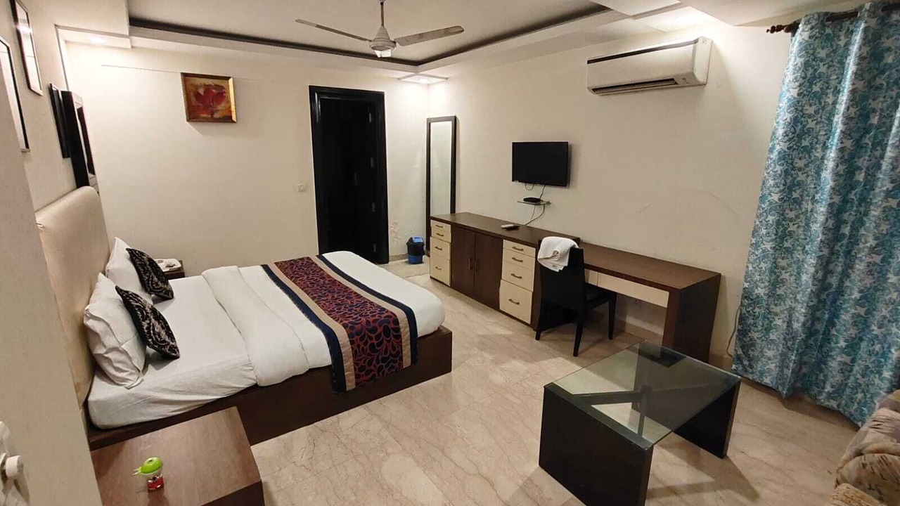 Photo of Bedroom in Greater Kailash I