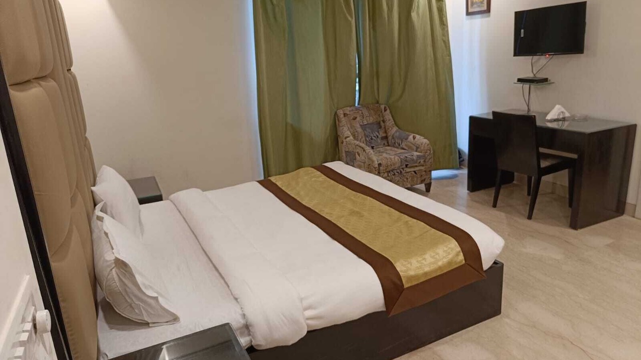 Photo of Bedroom in Greater Kailash I