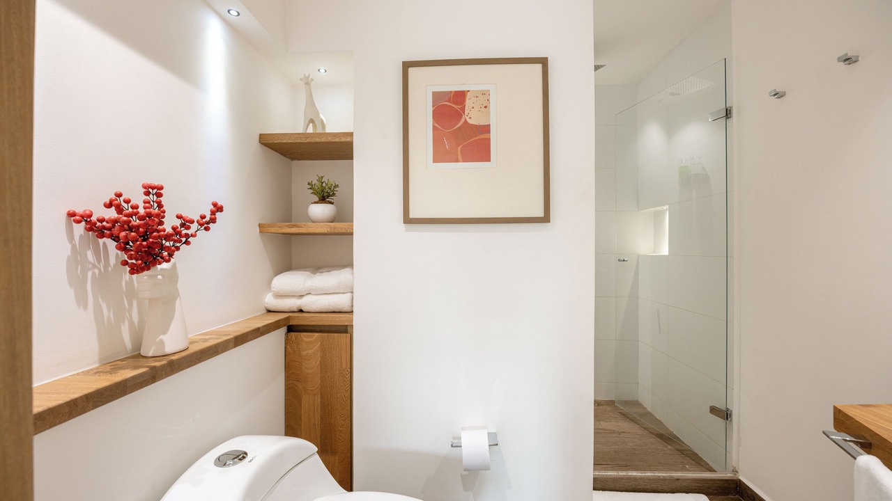 Photo of Bathroom in La Florida