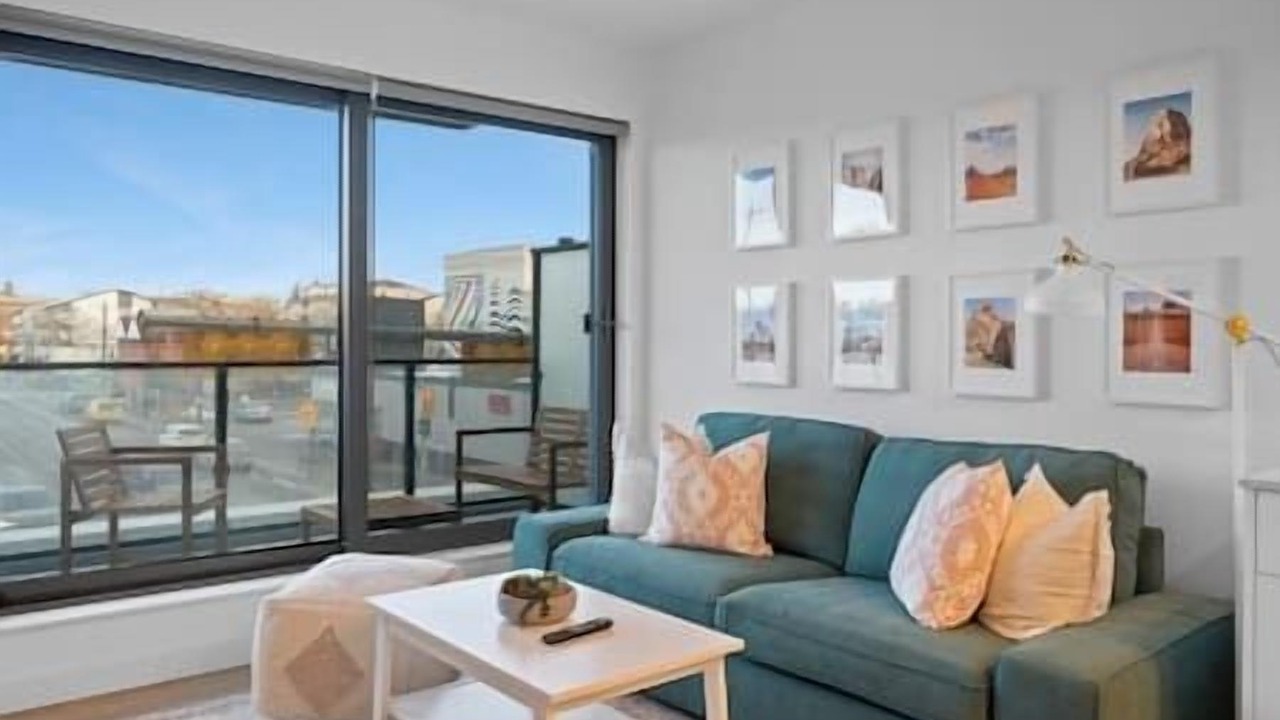 Photo of Livingroom in Bridgeland