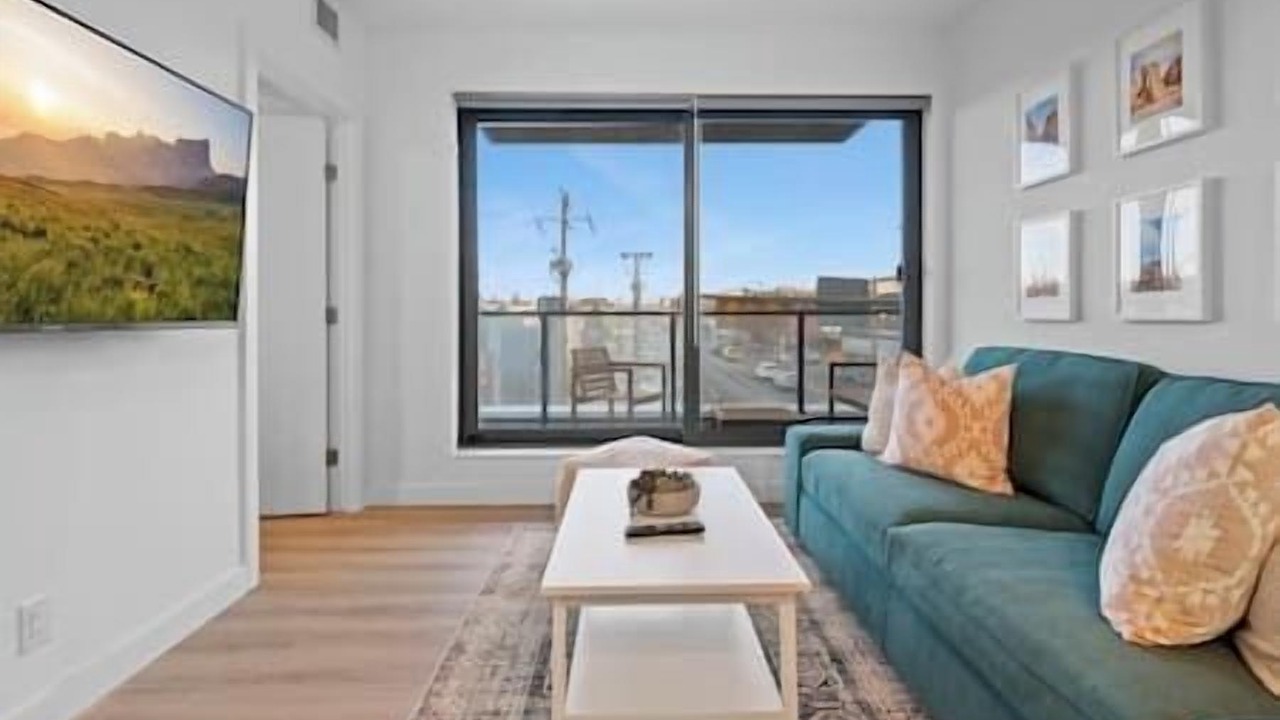 Photo of Livingroom in Bridgeland