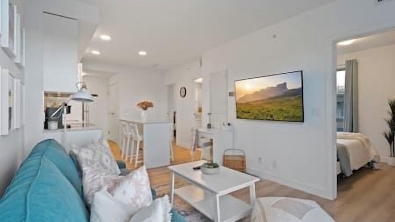 Photo of Livingroom in Bridgeland