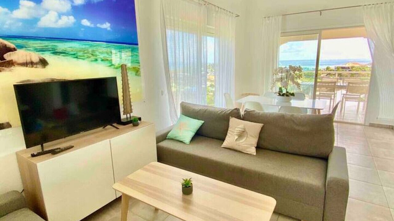 Photo of Livingroom in Oyster Pond