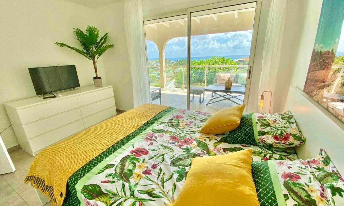Photo of Bedroom in Oyster Pond