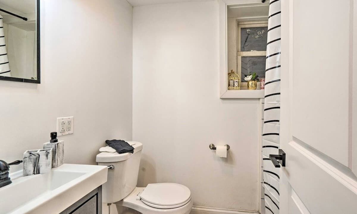 Photo of Bathroom in Grand Boulevard
