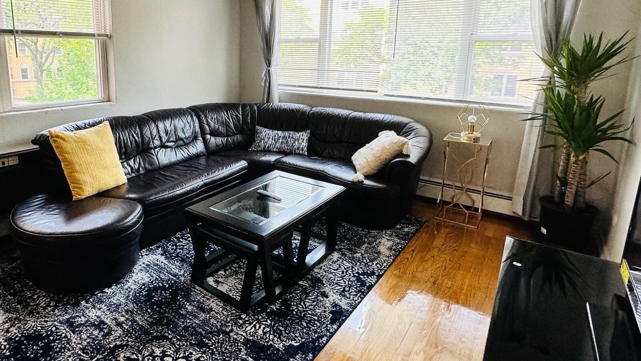 Photo of Livingroom in Rogers Park