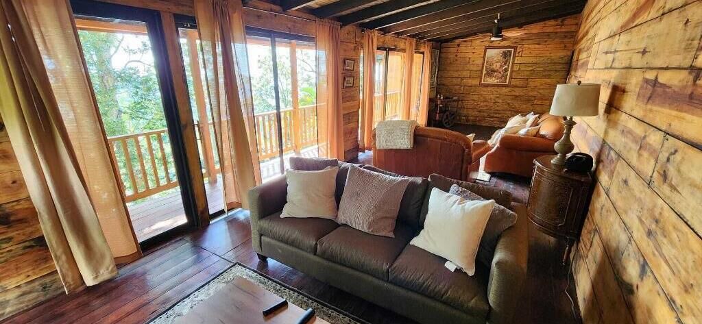 Photo of Livingroom in Gordon Town