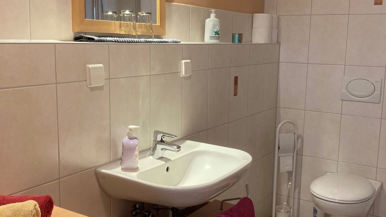 Photo of Bathroom in Glems