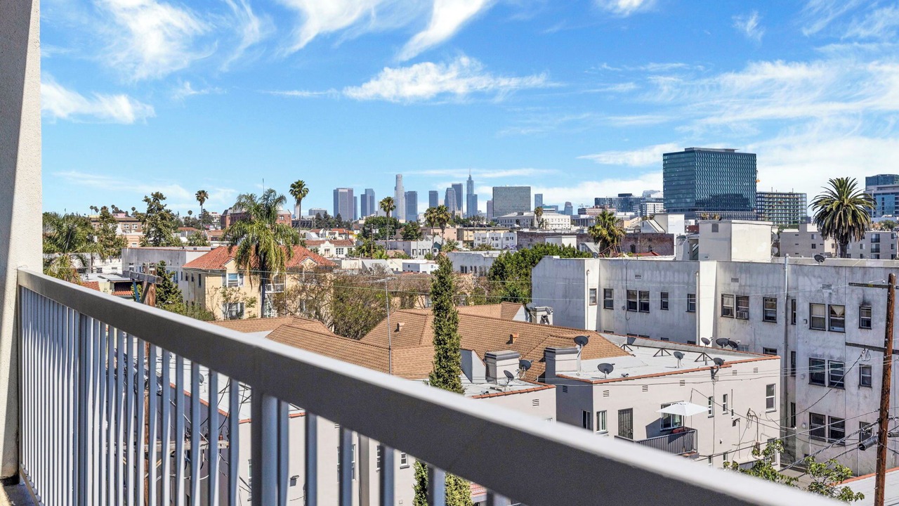 Photo of Outdoor in Wilshire