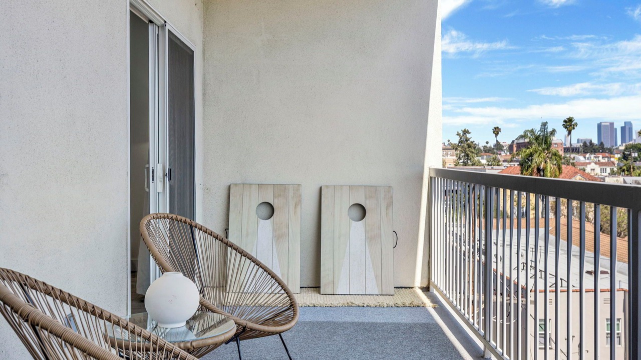 Photo of Patio Balcony in Wilshire