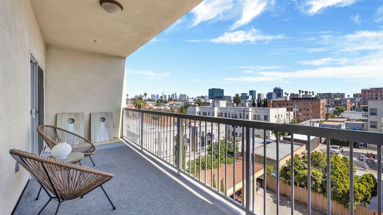 Photo of Outdoor in Wilshire