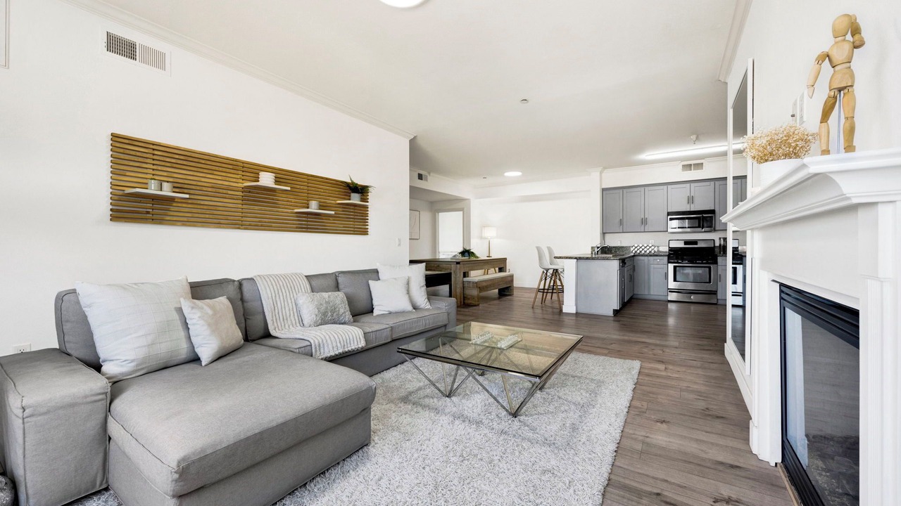 Photo of Livingroom in Wilshire