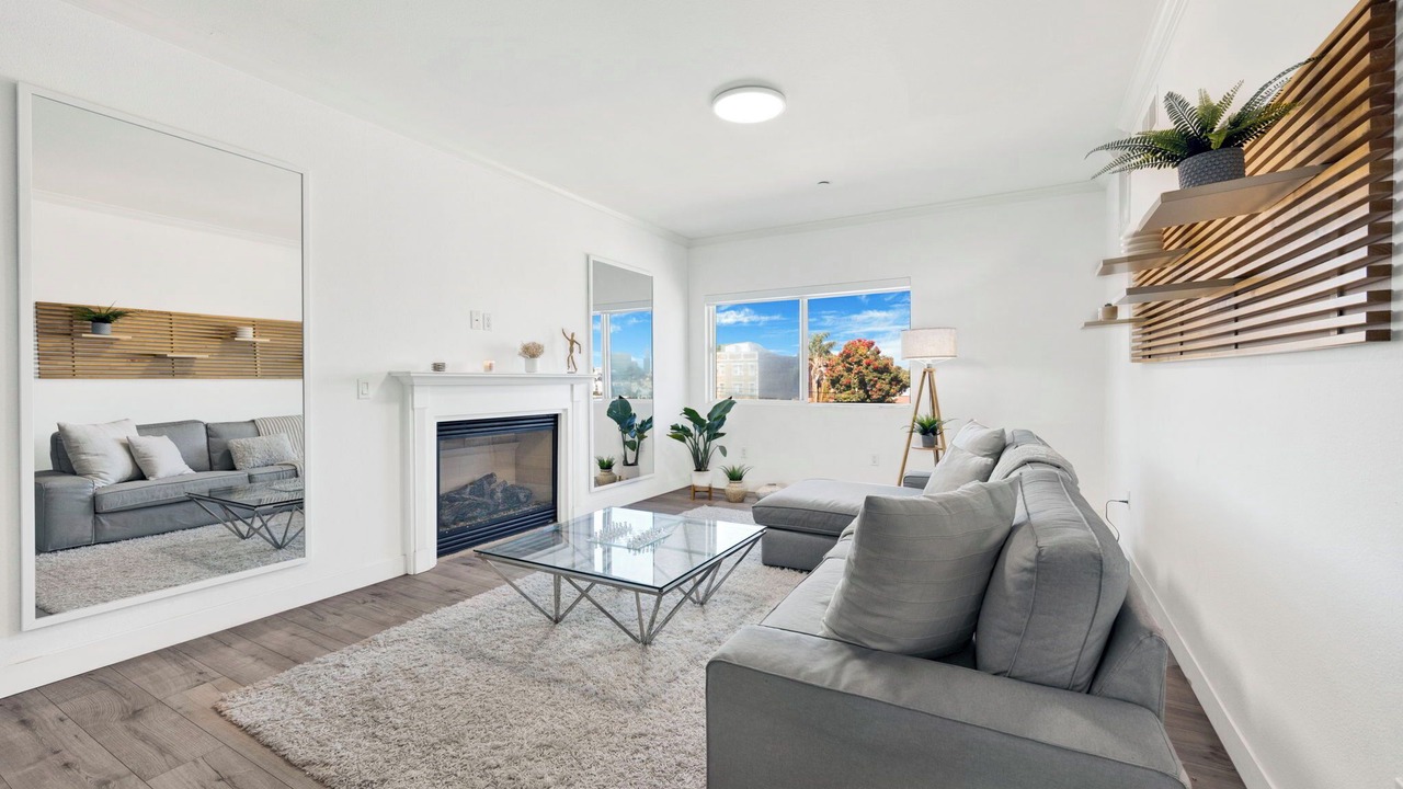 Photo of Livingroom in Wilshire