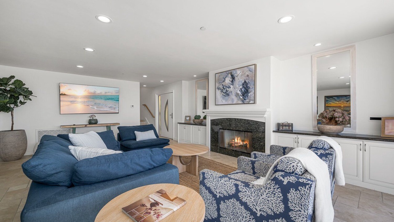 Photo of Livingroom in Peninsula