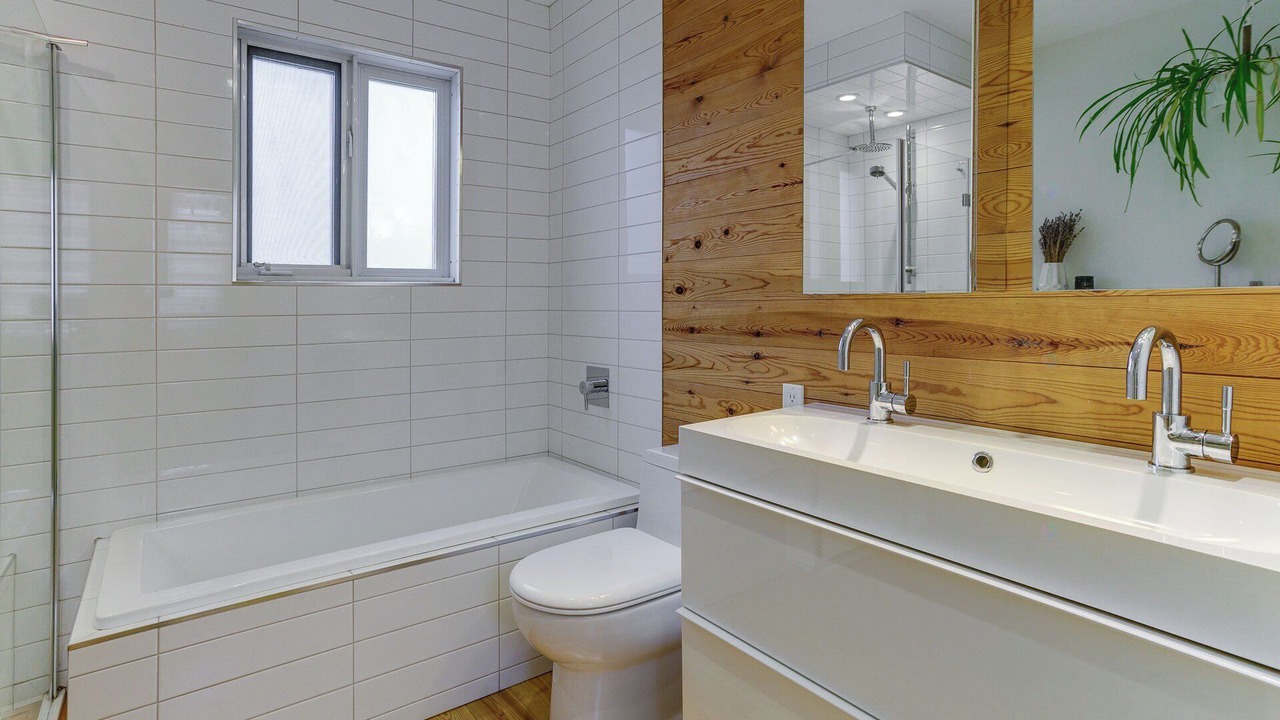 Photo of Bathroom in Memphremagog Regional County Municipality