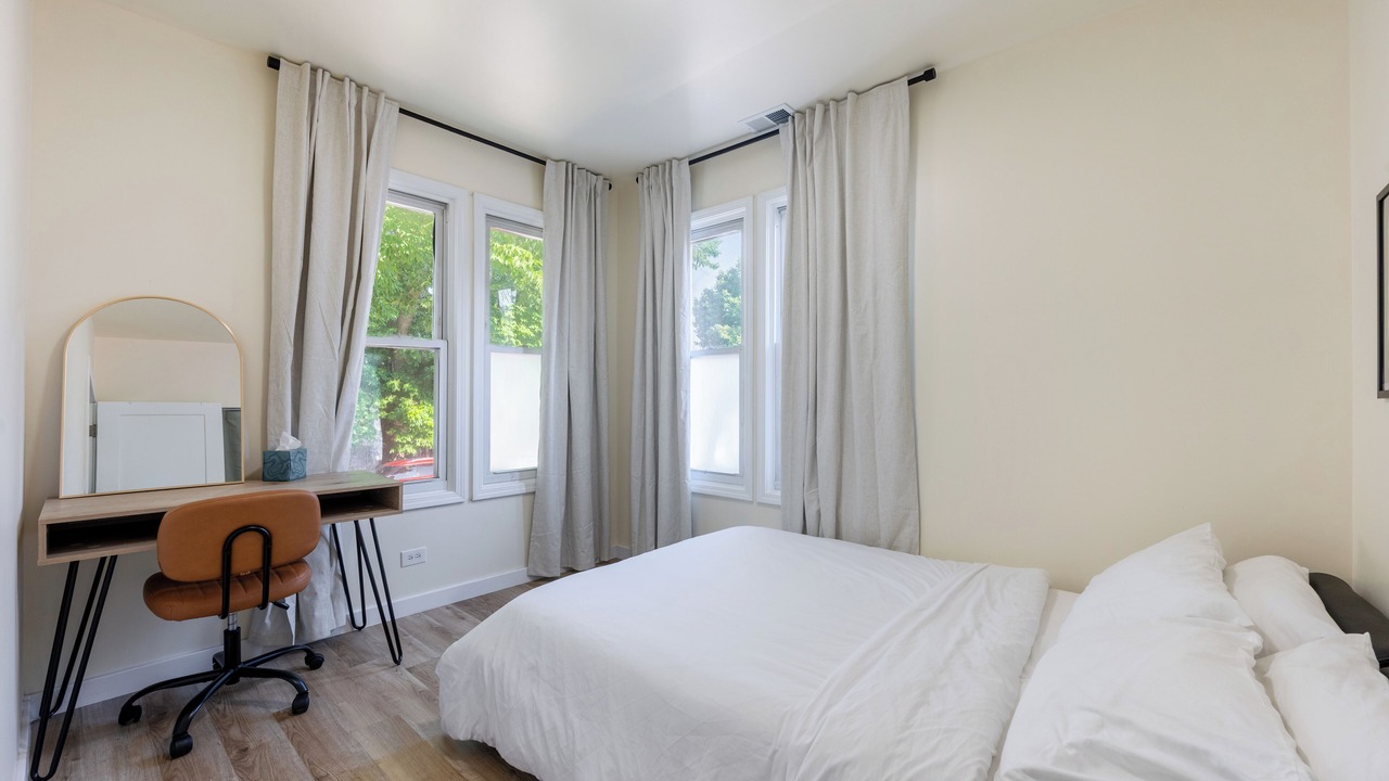 Photo of Bedroom in Irving Park