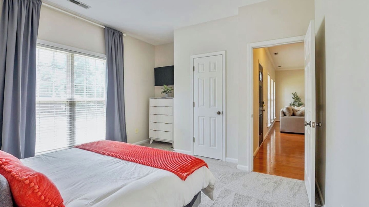 Photo of Bedroom in Alabaster